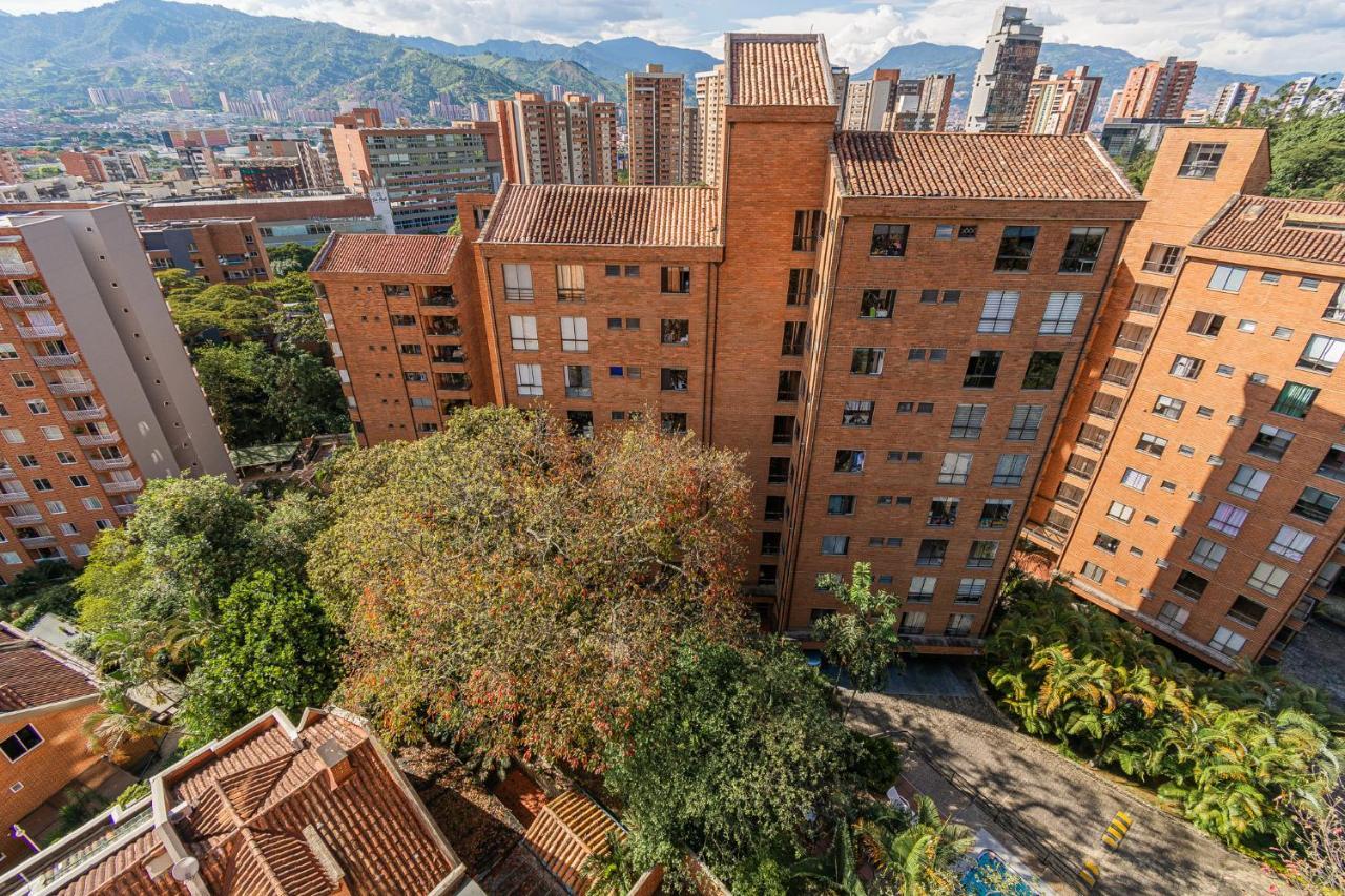 Loft Moderno En El Poblado Con Vista Y Parqueadero Mio Lofts Apartman Medellín Kültér fotó