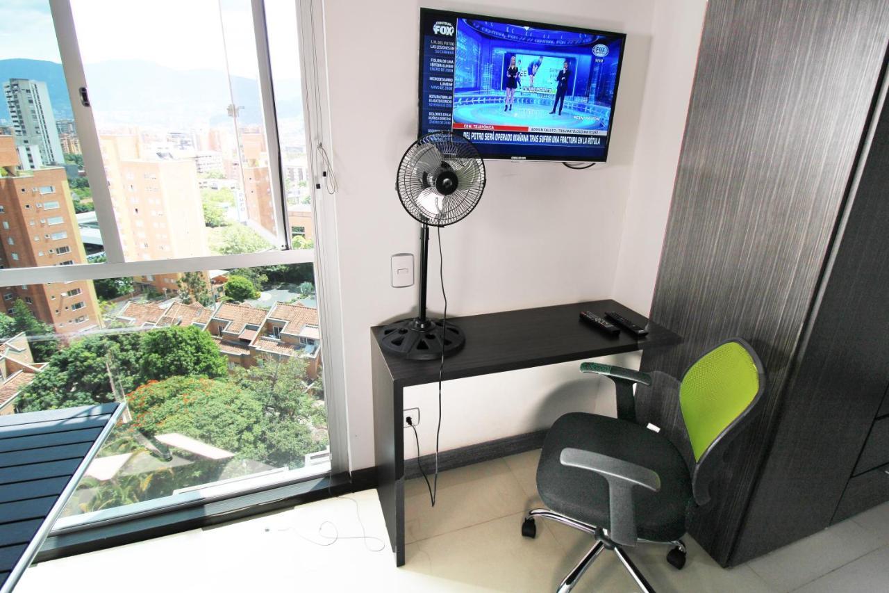 Loft Moderno En El Poblado Con Vista Y Parqueadero Mio Lofts Apartman Medellín Kültér fotó